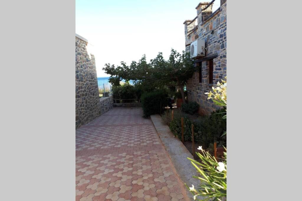 Traditional Stone House By The Sea... Kapetaniana Bagian luar foto