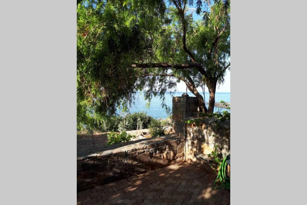 Traditional Stone House By The Sea... Kapetaniana Bagian luar foto