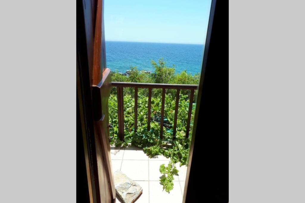Traditional Stone House By The Sea... Kapetaniana Bagian luar foto