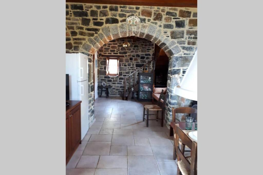 Traditional Stone House By The Sea... Kapetaniana Bagian luar foto