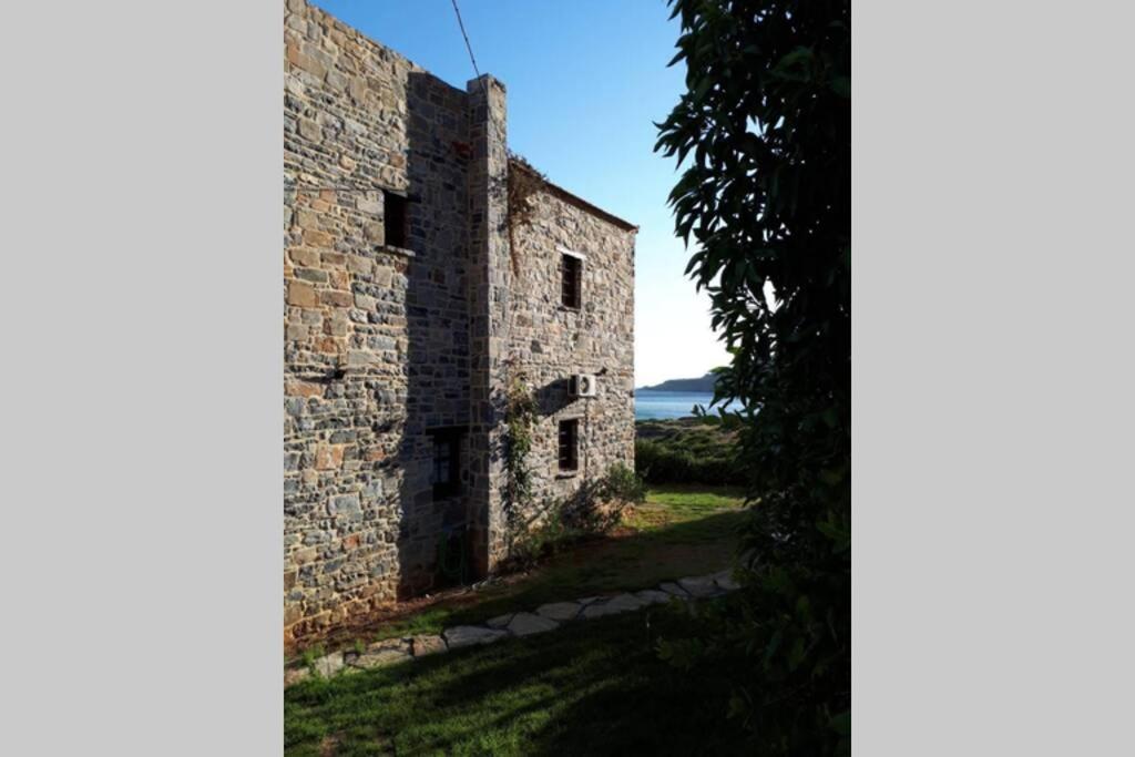 Traditional Stone House By The Sea... Kapetaniana Bagian luar foto