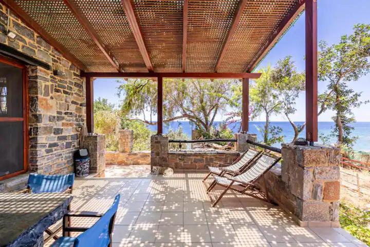 Traditional Stone House By The Sea... Kapetaniana Bagian luar foto