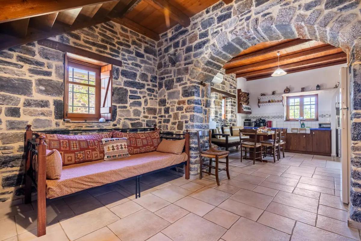 Traditional Stone House By The Sea... Kapetaniana Bagian luar foto