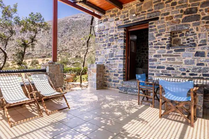 Traditional Stone House By The Sea... Kapetaniana Bagian luar foto