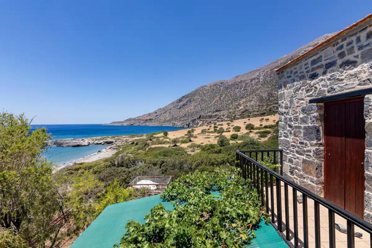 Traditional Stone House By The Sea... Kapetaniana Bagian luar foto