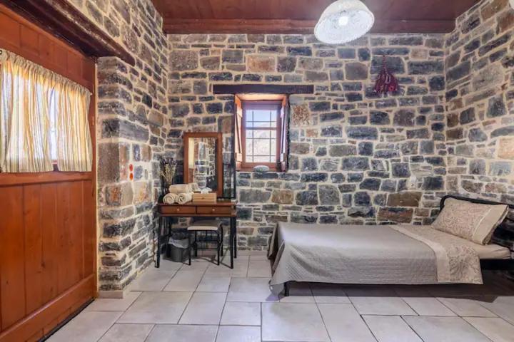 Traditional Stone House By The Sea... Kapetaniana Bagian luar foto