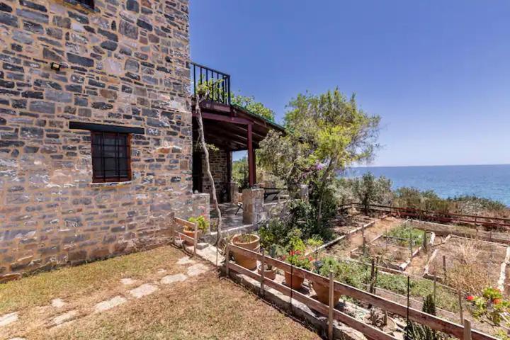 Traditional Stone House By The Sea... Kapetaniana Bagian luar foto