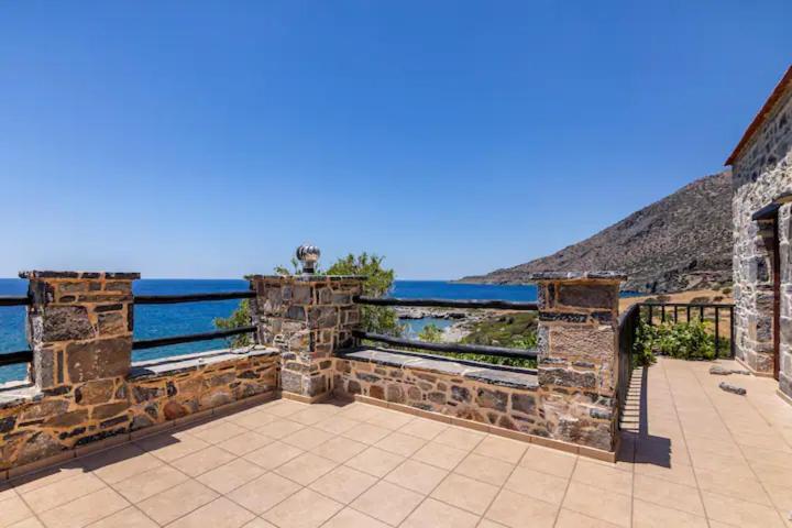 Traditional Stone House By The Sea... Kapetaniana Bagian luar foto